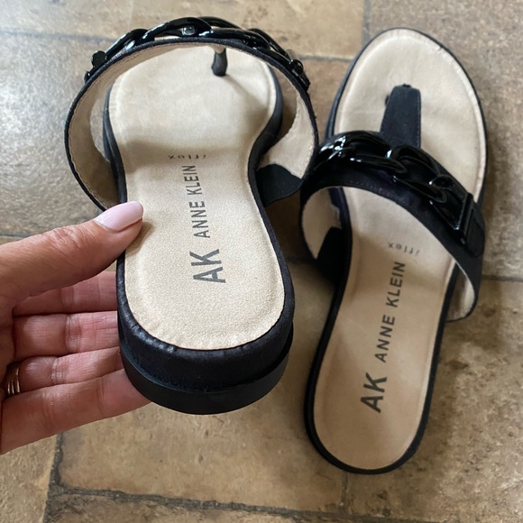 New Anne Klein Sandals, size 7.5. NWT but without original box. See chain detail - Picture 3 of 6